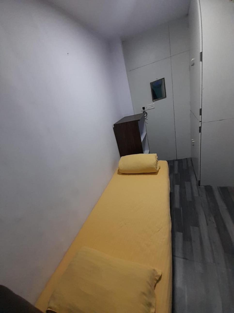 Sinhassan Dormitory Hostel Juhu Мумбаи Экстерьер фото